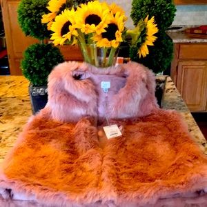 Brand new pink fur vest -so cozy and soft -fully lined 🤗